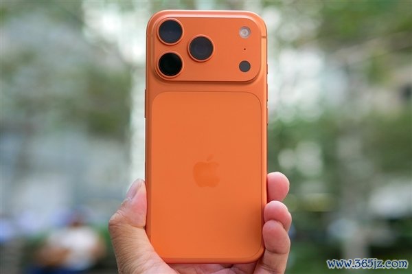 2027年iPhone出货量增至2.7亿台！苹果涨价扫光内存产能